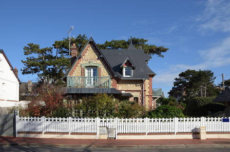 Villa de Charme à Louer en Normandie, Esprit Deauville | ChicVillas